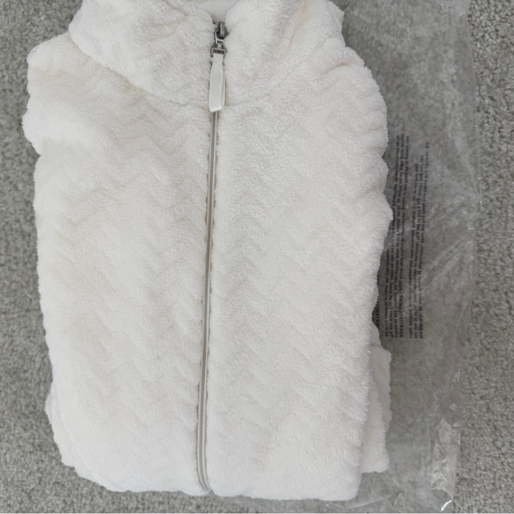 Carole Hochman Ladies Plush Full Zip Robe, Ivory, Medium- NWOT